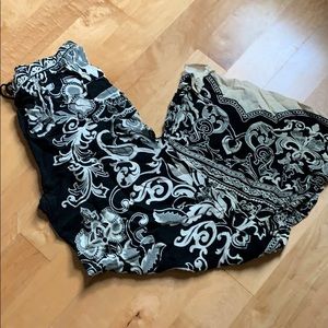 Flying Tomato Pants - Black and cream Palazzo pants Flying Tomato Pants - Black and cream Palazzo pants